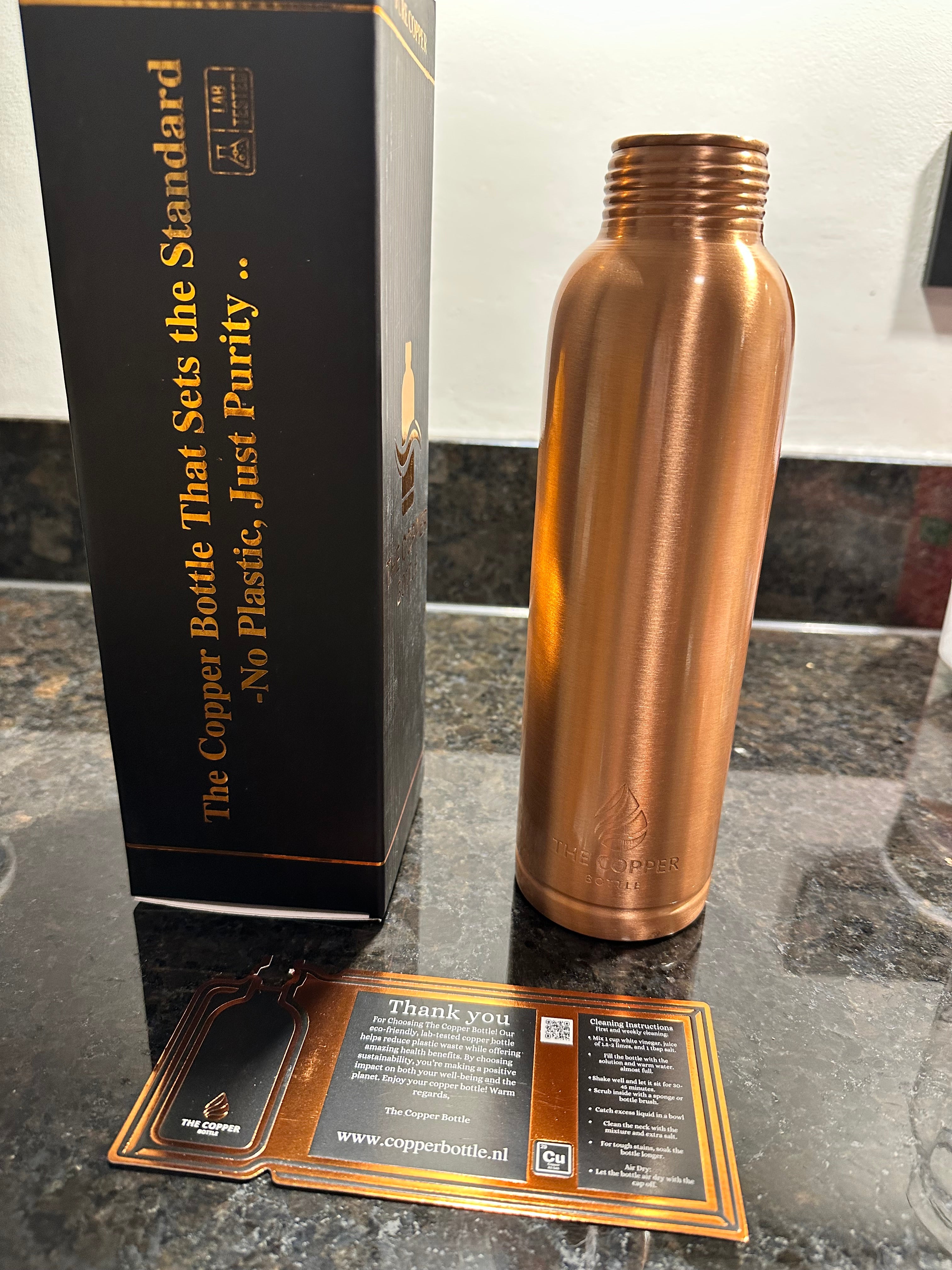 The Copper Bottle - Koperen fles V2 – The Copper Bottle That Sets